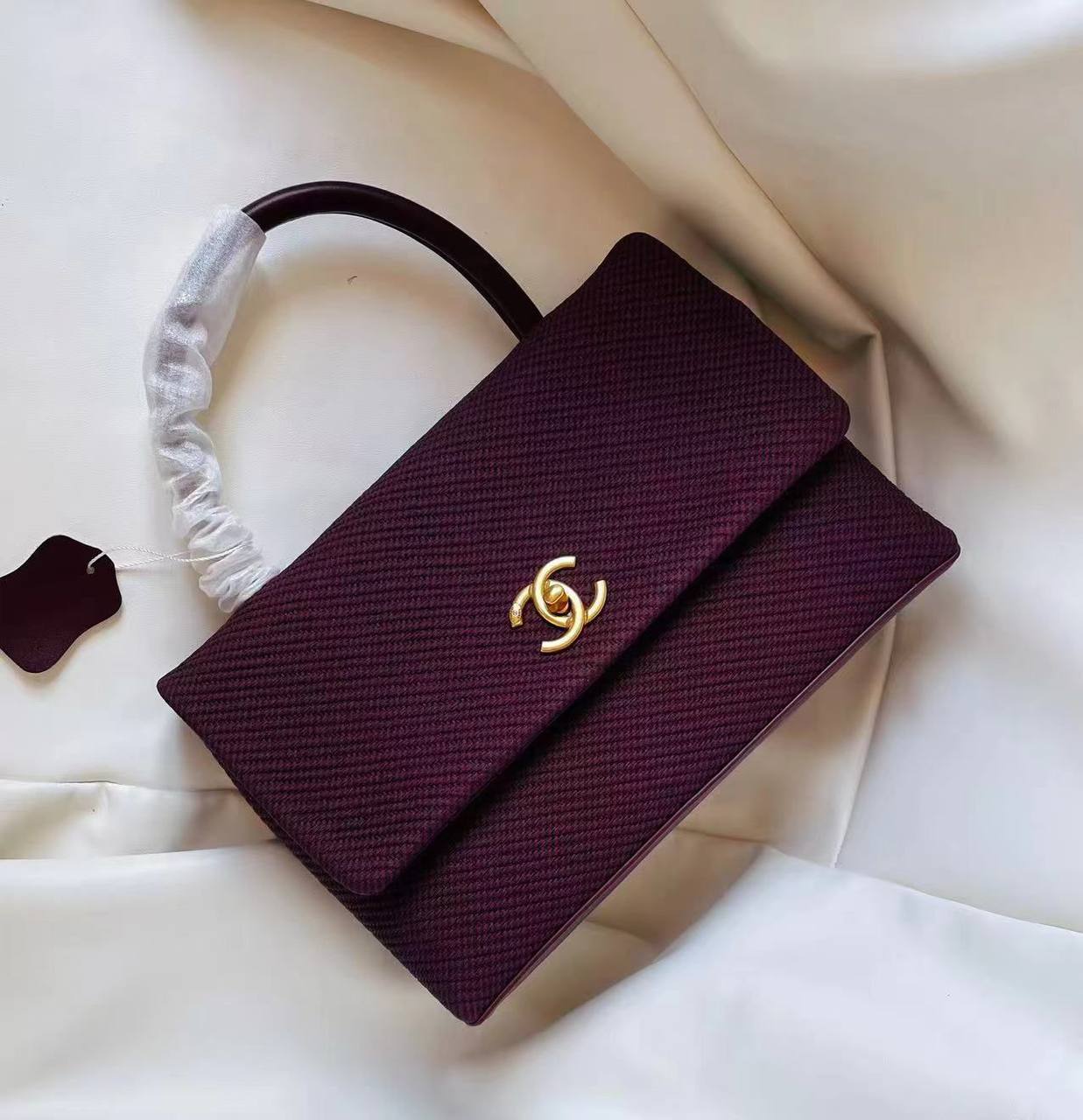 Chanel
Good Quality 
100 dhs✅

Zain250
♥️♥️♥️