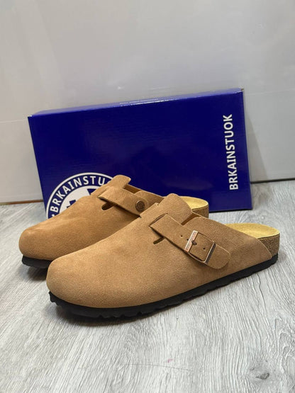 BRKAINSTUOK
LEATHER SLIPPER 
GOOD QUALITY 
*105 DHS*🪙🌨️
Size 36 to 41

Zain40
♥️♥️♥️