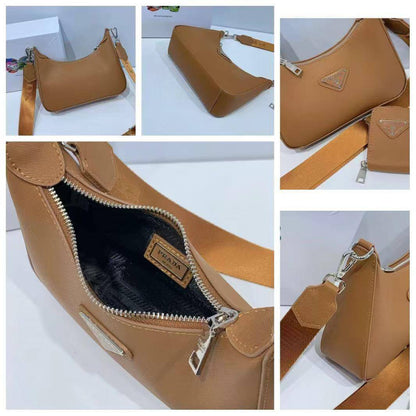 💞 Prada 2 in 1
1️⃣ First quality ＋🎁
Size : 22.5 * 18 * 6 cm
90 dhs🪙🌨️

with box🎁

Zain115
♥️♥️♥️
