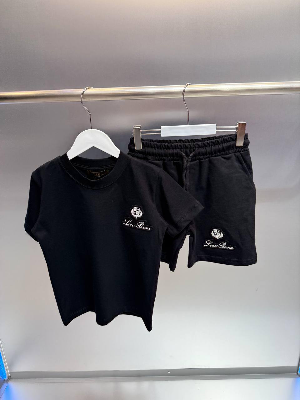 New collection{}
Loropiana 
Super master quality 😍
Size:2/ 13years old
230 dhs🪙🖤

Zain261
♥️♥️♥️