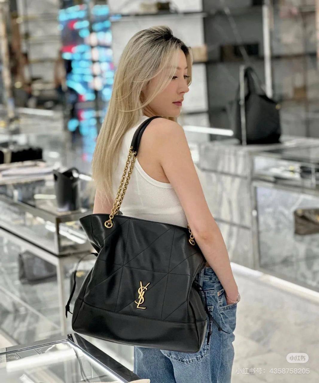 YSL
34* 28 * 11  cm
80 dhs✅

Zain17
♥️♥️♥️