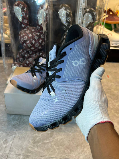 On Cloud X 4 "Feather | Black" 
36-45 AVAILABLE 🤩 
220 dhs❣️

Zain242
♥️♥️♥️