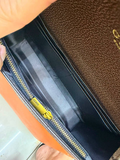 GUCCI

Size  23cm

Withbox

90 dhs🇦🇪🇦🇪

Zain04
♥️♥️♥️