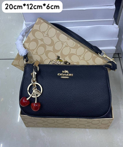 Coach

85 dhs✅ 

with box
🎁🎁🎁

Zain72
♥️♥️♥️