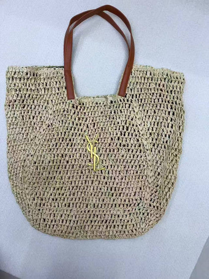 YSL
Size  48cm
110 dhs💓

Zain04
♥️♥️♥️