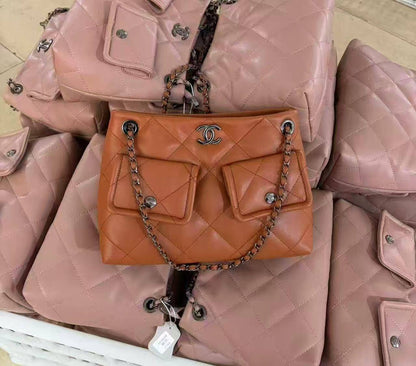 Chanel 
good quality 
110 dhs🇦🇪

Zain278
♥️♥️♥️