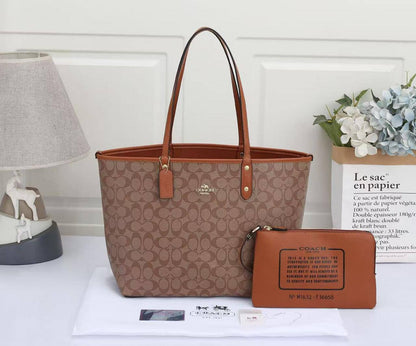 COACH 
 GOOD QUALITY 
DOUBLE  FACE  
120 dhs✅

Zain17
♥️♥️♥️