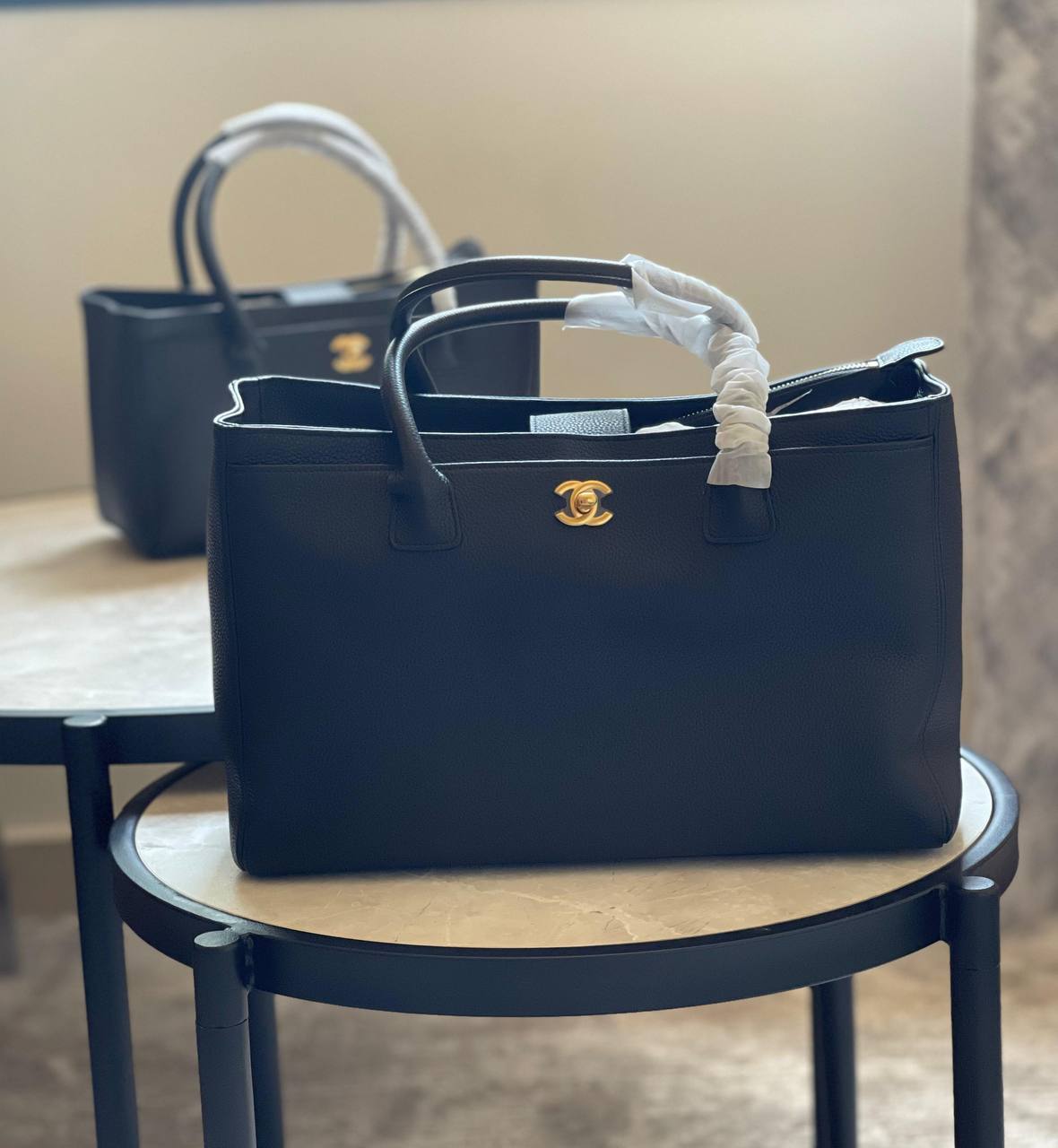 CHANEL✨
Size: 32 and 36 Cm💥
Available original box 📦 
With full packing 🎀🎀
Super high quality 💥💥
For Price 👇 WhatsApp✅
0568585901 
0507557372
0552275751 Owner Zain 👌

Zain283
♥️♥️♥️