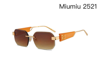 Miumiu 💥
Sunglasses 🕶️ 
Good quality 💯 
Master Box 🗃️ 
50 dhs🌺

Zain273
♥️♥️♥️
