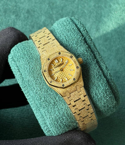 Ap watch for ladies 
good quality 
340 dhs💓

Zain59
♥️♥️♥️