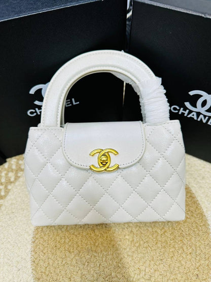 Chanel
95 dhs🪙🖤

with box
🎁🎁🎁

Zain132
♥️♥️♥️