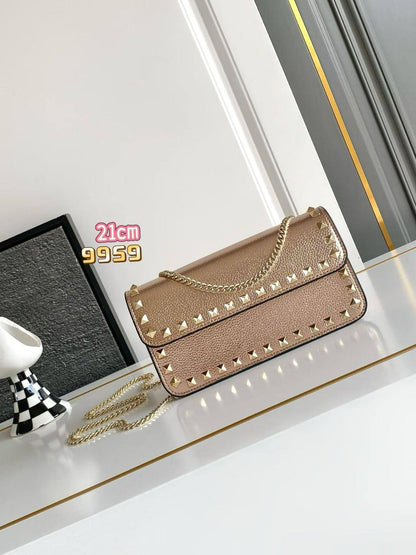 Valentino 
Master🌺🌺
240 dhs💓💓

Zain153
♥️♥️♥️