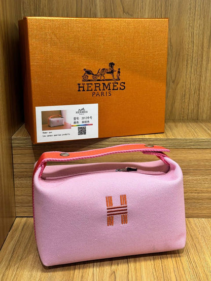 Hermes 
Best quality with box’s 
95 dhs✅
size 22CM

Zain290
♥️♥️♥️