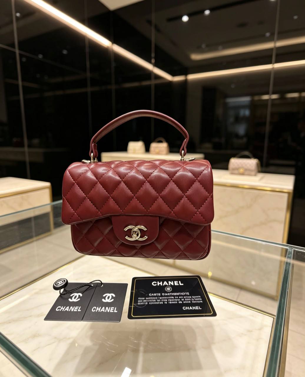 Chanel
 100 dhs✅✅
with box

Zain07
♥️♥️♥️