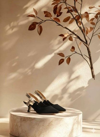 DIOR 
☘️ *SIZE  36  to 41 ☘️                                                                                                       
270 dhs🪙💕

Zain224
♥️♥️♥️