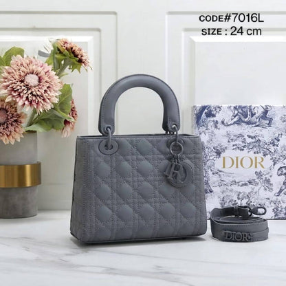 Dior
ᴍᴀᴛᴛᴇ ᴄᴏᴀᴛᴇᴅ ᴄᴏʟᴏʀ
sɪᴢᴇ : 24 cm
ᴡɪᴛʜ BOX

120 dhs✅

Zain31
♥️♥️♥️