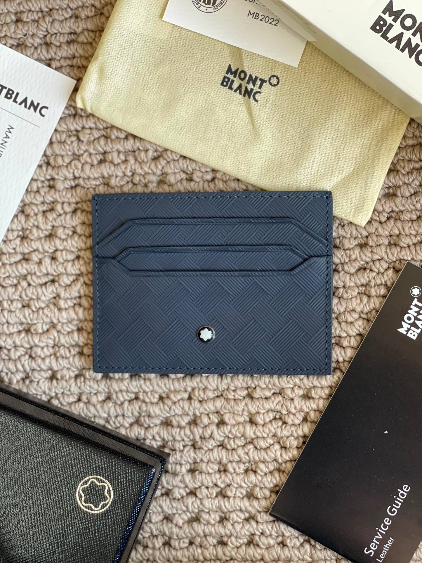 MONT BLANC
*Card Holder*
*Super Master Quality*
350 dhs🇦🇪🇦🇪

Zain179
♥️♥️♥️
