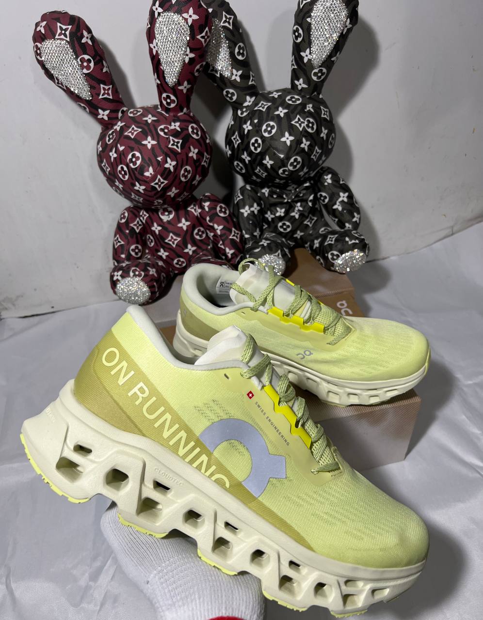 On Cloudmonster 3 running 🏃 limelight 🍋
NEW ARRIVALS 🤩
40-45 AVAILABLE 😇
240 dhs🇦🇪🇦🇪

Zain242
♥️♥️♥️