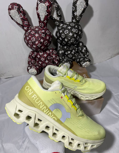 On Cloudmonster 3 running 🏃 limelight 🍋
NEW ARRIVALS 🤩
40-45 AVAILABLE 😇
240 dhs🇦🇪🇦🇪

Zain242
♥️♥️♥️