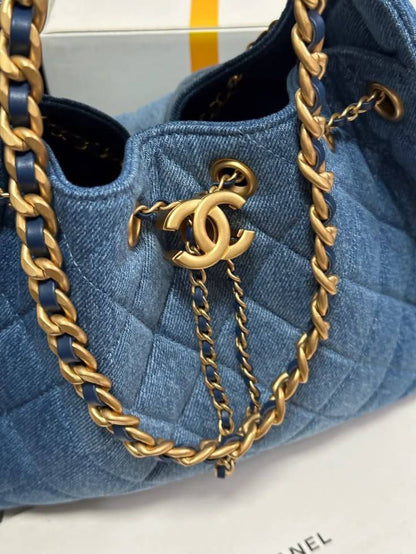 Chanel 
SUPER MASTER QUALITY 
AVAILABLE 


For Price 👇 WhatsApp✅
0568585901 
0507557372
0552275751 Owner Zain 👌

Zain322
♥️♥️♥️