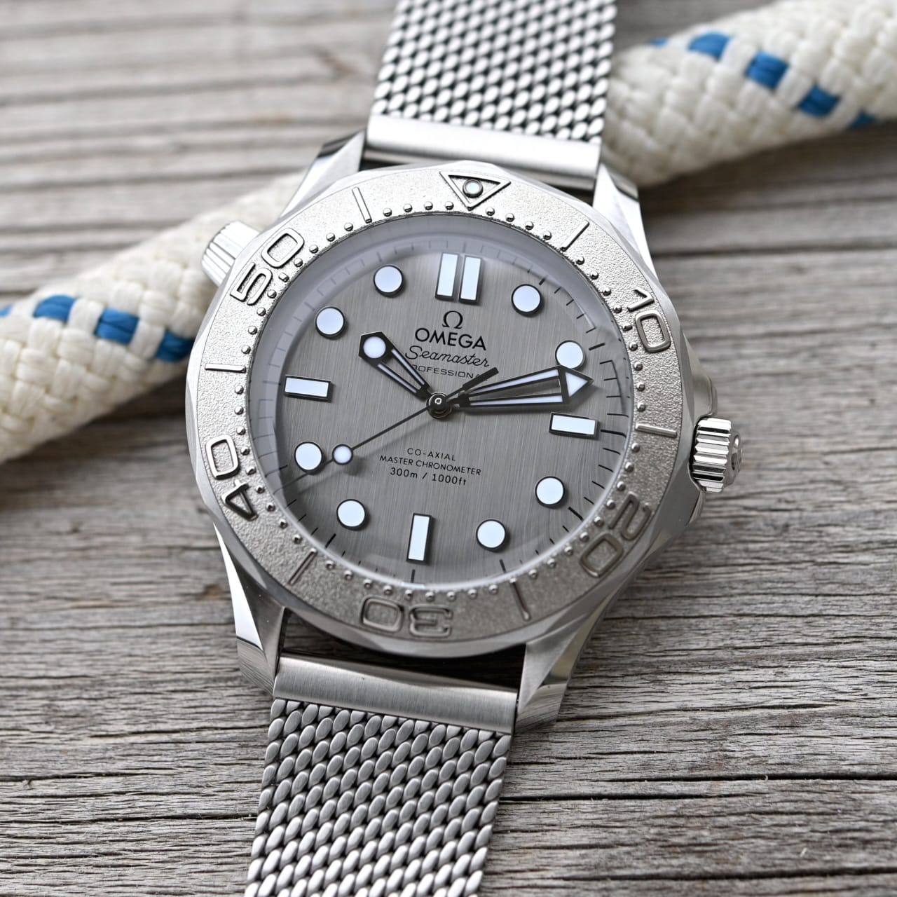 Omega watch for men good 
quality automatic 
260 dhs🪙💚

Zain59
♥️♥️♥️