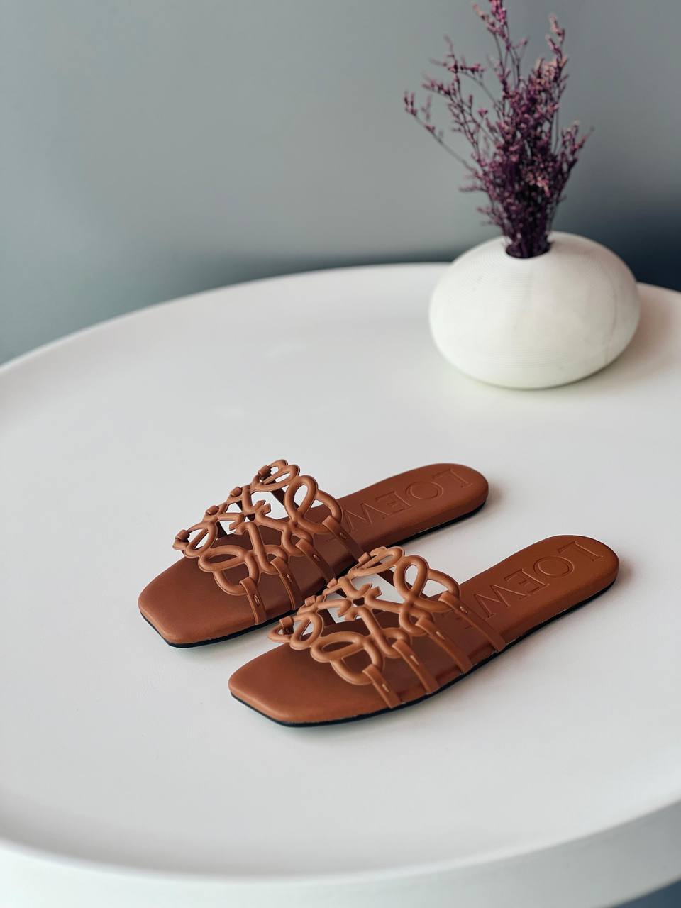 LOEWE 🧡🖤
Size 36_41
Super high quality* 
400 dhs💓

Zain176
♥️♥️♥️