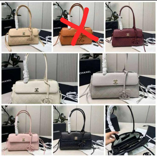 CHANEL
Shopping and Bowling Bags
Master quality
30cm 

with box
🎁🎁🎁

360 dhs✅

Zain95
♥️♥️♥️