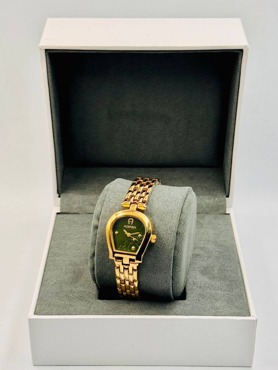 Aigner Ladies
55 dhs✅

Zain08
♥️♥️♥️