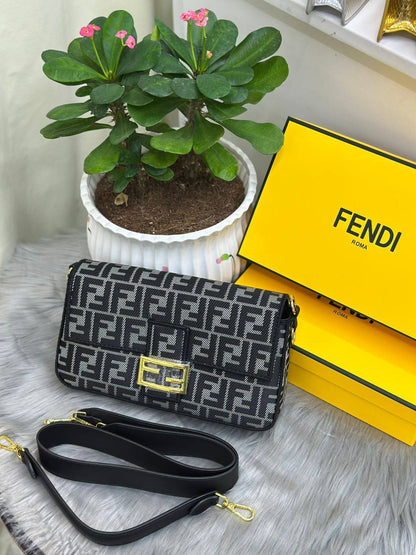 FENDI
SIZE  ……… 27 CM 🥰
95 dhs❣️
with BOX🌷

Zain51
♥️♥️♥️