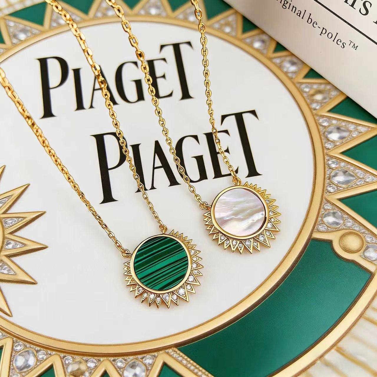 PAIGET NECKLACE
MASTER ✨💫
50 DHS✅ 
WITH BOX AND PAPER BAG🎁🛍️

Zain89
♥️♥️♥️