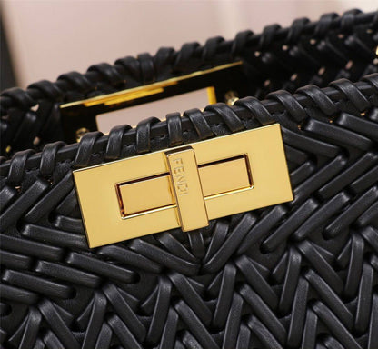 FENDI COPY ONE NEW CAME 
210 dhs🇦🇪🇦🇪

Zain295
♥️♥️♥️