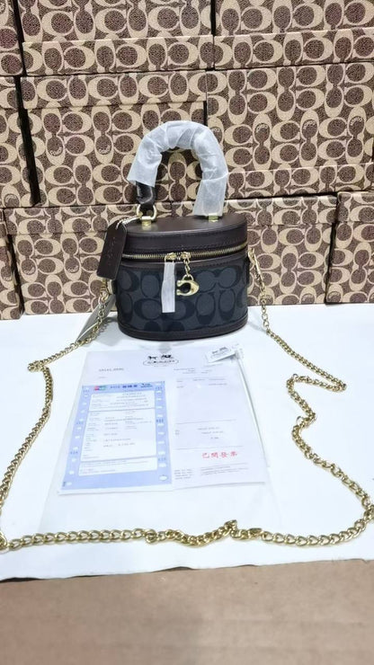 Coach

withbox 🎁🎁🎁

95 dhs🌺

Zain143