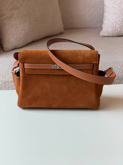 Hermes 💕master quality😍with box❤️
25cm 
490 dhs🇦🇪🇦🇪

Zain52
♥️♥️♥️