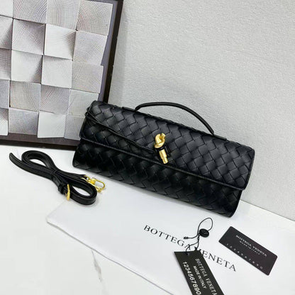 Bottega
105 dhs❣️

with box
🎁🎁🎁

size 30×4×13cm

Zain42
♥️♥️♥️