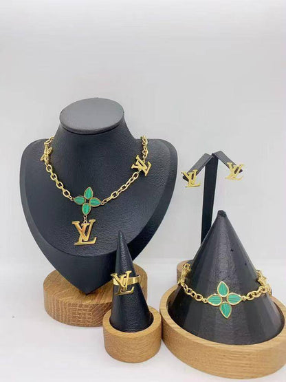 Accessories Set
50 dhs🇦🇪🇦🇪

Zain45
♥️♥️♥️