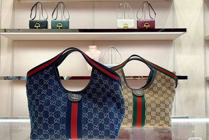Gucci
120 dhs❣️
2 SIZE 
Good quality 

Zain07
♥️♥️♥️