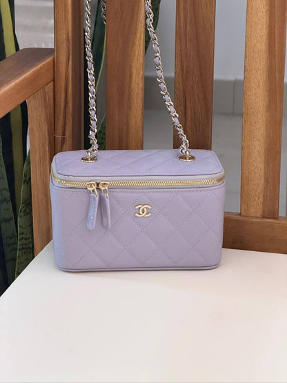 CHANEL 
Super Master Quality ⚡️
Original Packing 🎁
Size 17Cm📏
For Price 👇 WhatsApp✅
0568585901 
0507557372
0552275751 Owner Zain 👌

Zain321
♥️♥️♥️