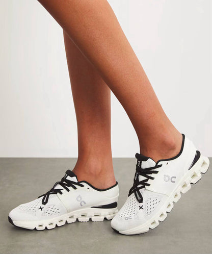 On Running Cloud X 4 Ivory Black ，

Size 36-45 ，
230 dhs🇦🇪🇦🇪

Zain18
♥️♥️♥️