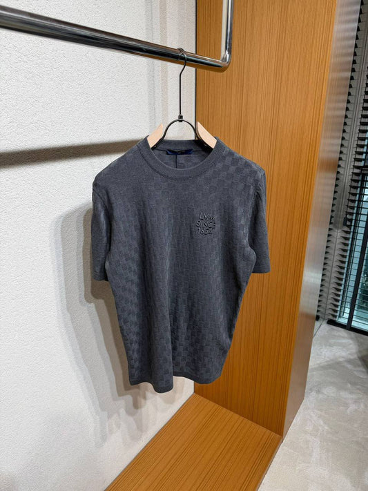 NEW LOUIS VUITTON

𝐒𝐔𝐏𝐄𝐑 𝐌𝐀𝐒𝐓𝐄𝐑 

SIZE: S,M,L,XL,XXL

320 dhs🇦🇪🇦🇪

Zain227
♥️♥️♥️