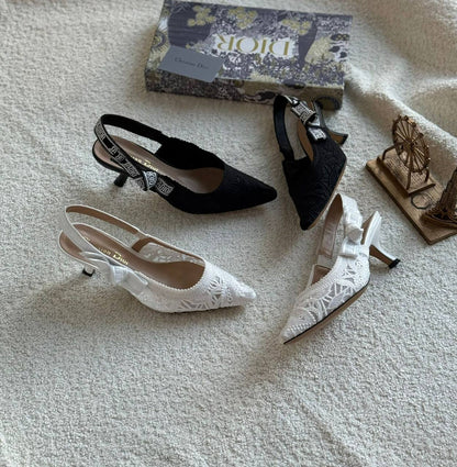 New. Dior heel 

   Size  .  36.  to 41

130 dhs🪙🌨️

Zain80
♥️♥️♥️