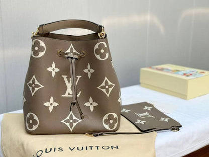 LV
Master🌺🌺
330 dhs💓

Zain297
♥️♥️♥️