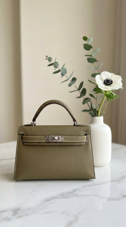 Available ❣️
Hermes Kelly Mini bag is crafted from Epsom leather💯🥀
Same original Quality 💯💯
For Price 👇 WhatsApp✅
0568585901 
0507557372
0552275751 Owner Zain 👌

Zain71
♥️♥️♥️