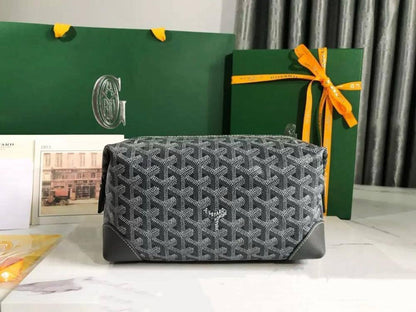Goyard
75 dhs💓
high quality 
With box 
  24cm

Zain26
♥️♥️♥️
