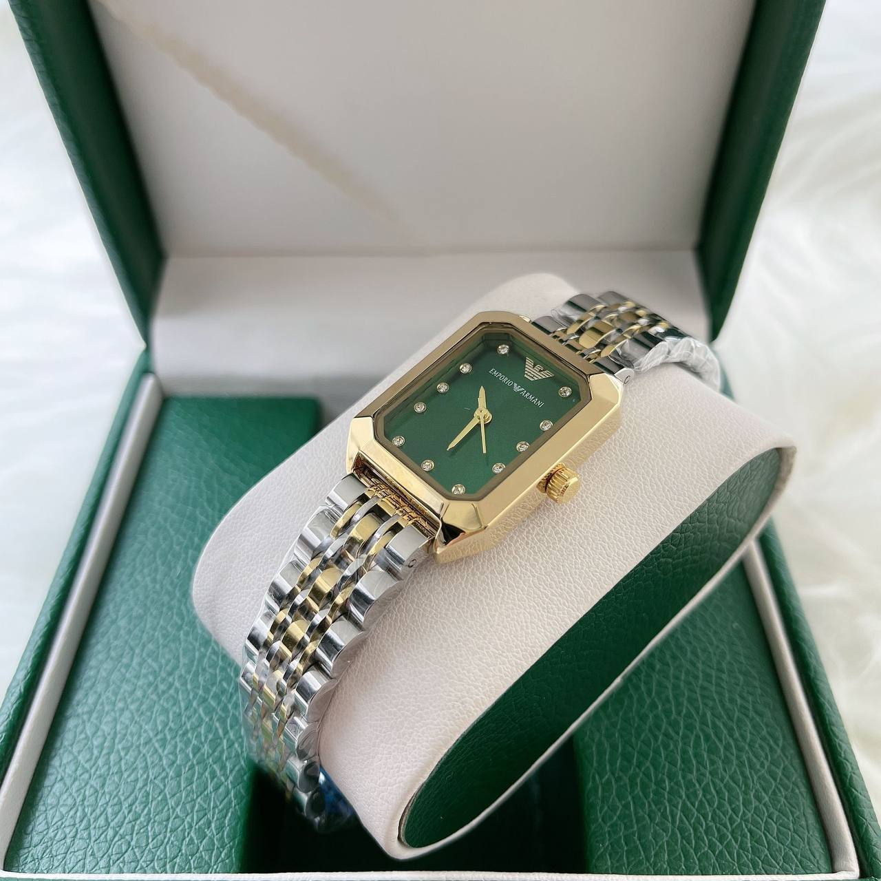 Ladies watch 
60 dhs🇦🇪

Zain45
♥️♥️♥️