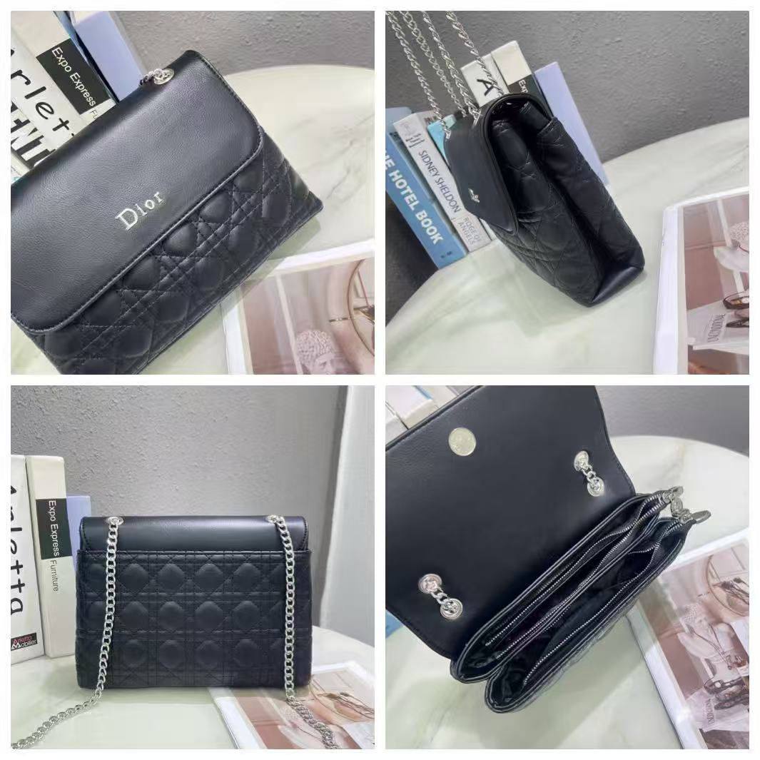 Dior 
good quality
95 dhs✅

Zain278
♥️♥️♥️