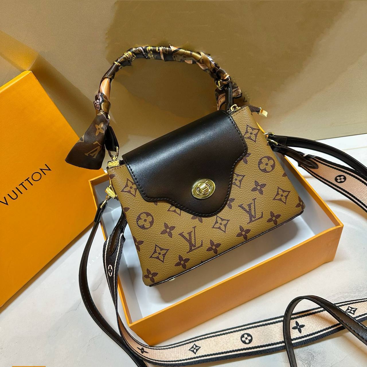 LV
GOOD QUALITY 

WITH BOX 
🎁🎁🎁

90 dhs🪙🖤

Zain39
♥️♥️♥️