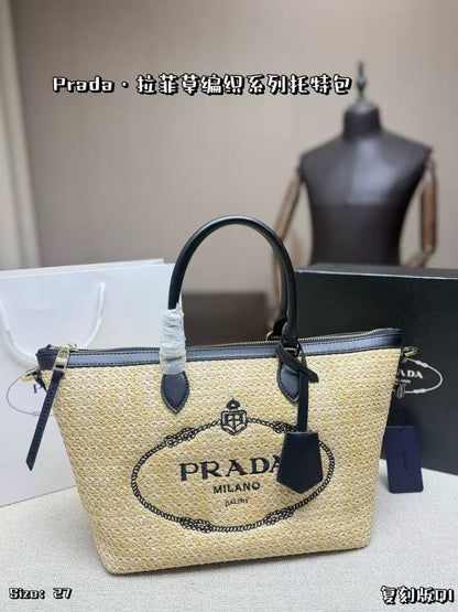 Prada 

re stocks 

230 DHS🇦🇪🇦🇪

Zain228
♥️♥️♥️