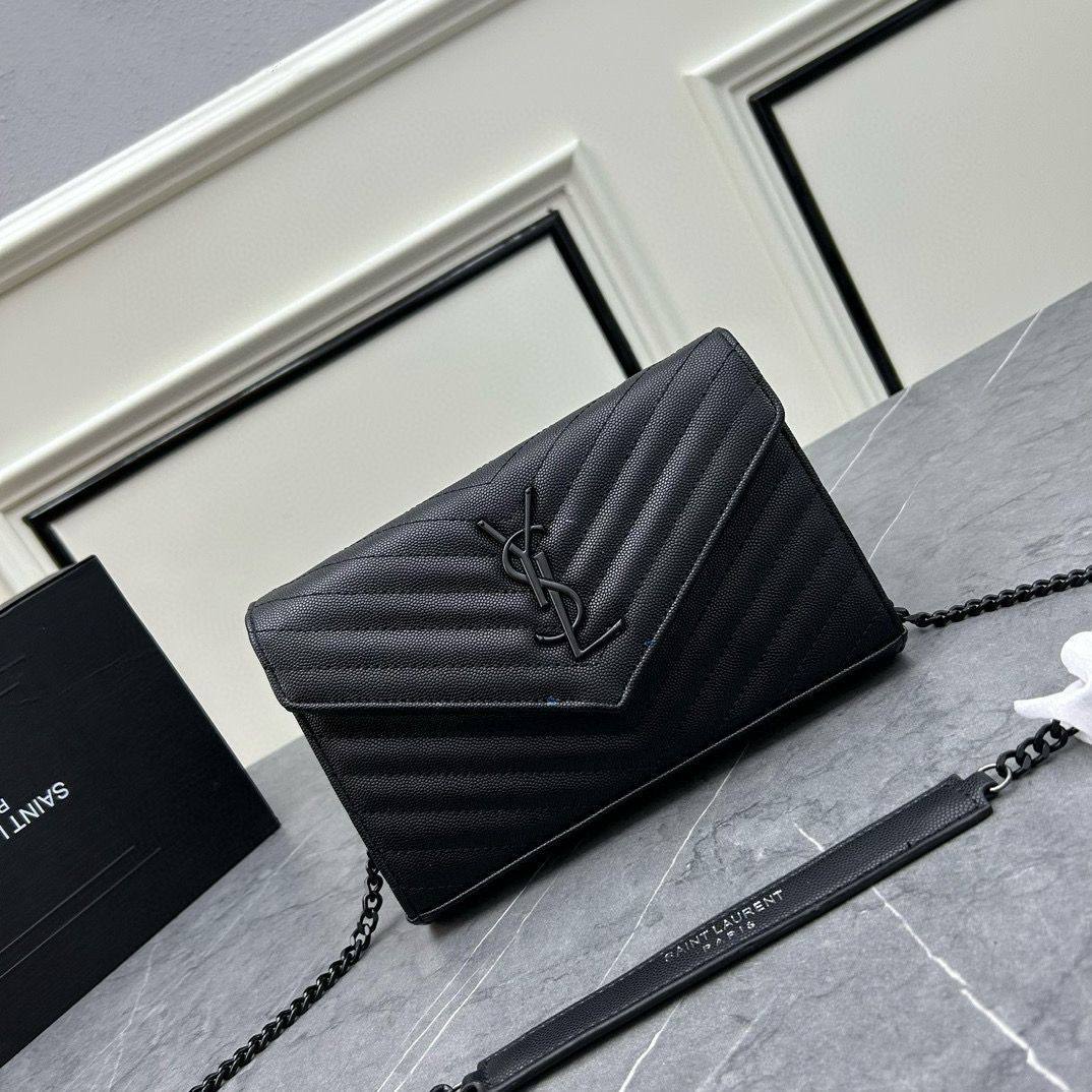 YSL 
GOOD QUALITY 
WITH BOX 
🎁🎁🎁

95 dhs✅

Zain295
♥️♥️♥️