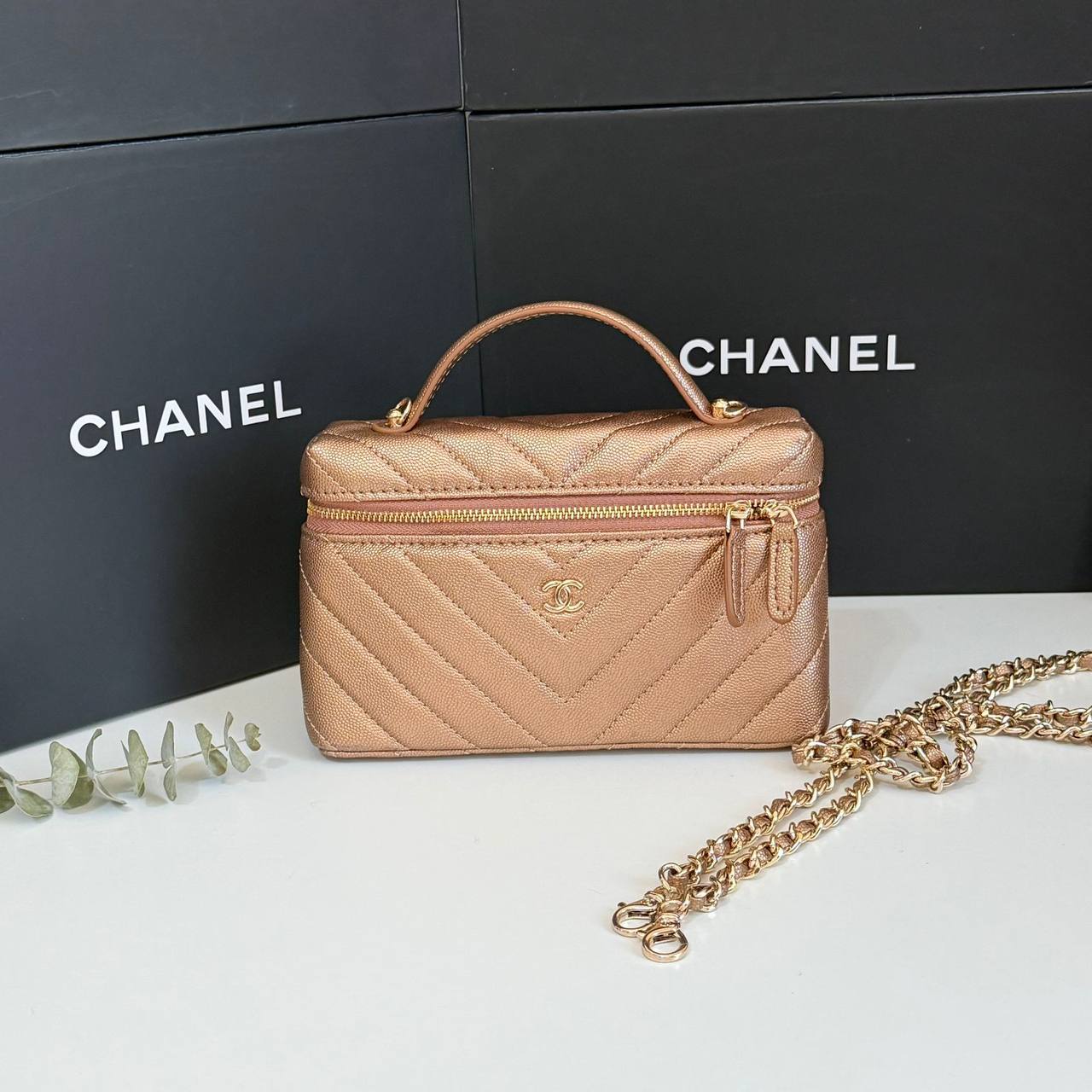 Chanel
Master🌺
240 dhs✅

Zain134
♥️♥️♥️