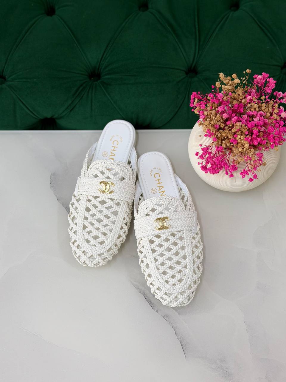 Chanel
Vip quality
Size:36 to 41
450 dhs💓

Zain113
♥️♥️♥️